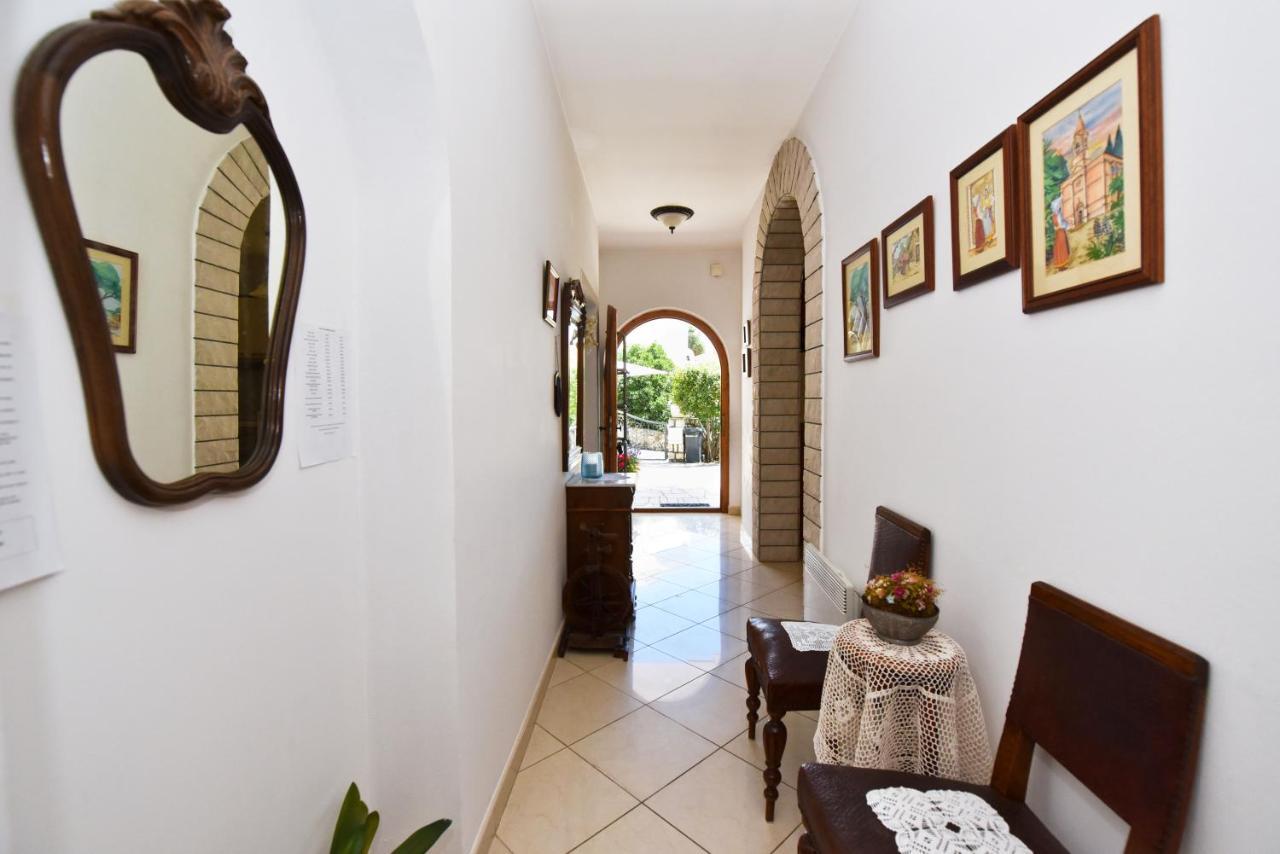 נובליה Apartments Smoky מראה חיצוני תמונה